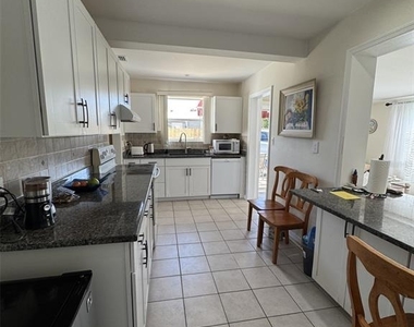 5277 Grobe Street - Photo Thumbnail 9