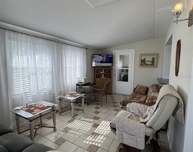 5277 Grobe Street - Photo Thumbnail 7