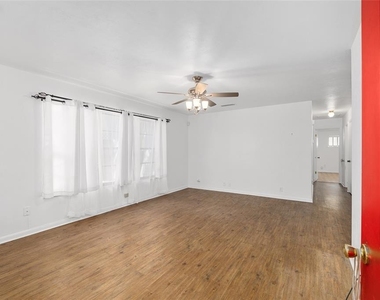 8479 Nw 38th Drive - Photo Thumbnail 9