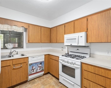 8479 Nw 38th Drive - Photo Thumbnail 7