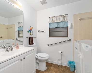 8479 Nw 38th Drive - Photo Thumbnail 17