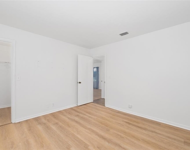 8479 Nw 38th Drive - Photo Thumbnail 16