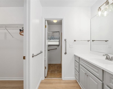 8479 Nw 38th Drive - Photo Thumbnail 12
