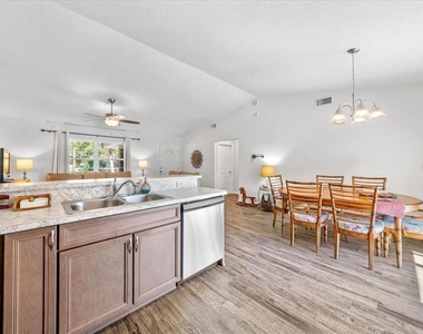 543 N Rooks Avenue - Photo Thumbnail 3