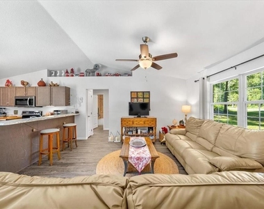 543 N Rooks Avenue - Photo Thumbnail 5