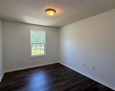15 Renshaw Drive - Photo Thumbnail 20
