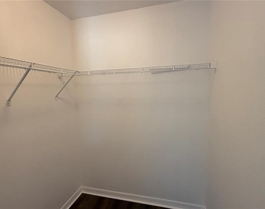 15 Renshaw Drive - Photo Thumbnail 28