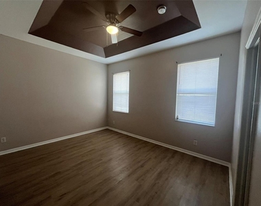 13282 Sw Pembroke Circle N - Photo Thumbnail 7