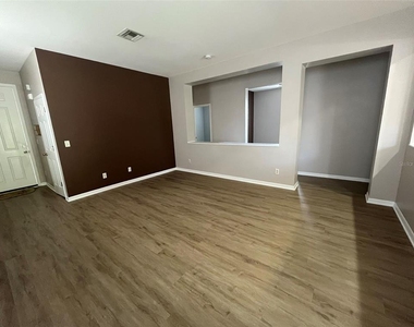 13282 Sw Pembroke Circle N - Photo Thumbnail 5