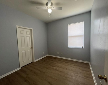 13282 Sw Pembroke Circle N - Photo Thumbnail 9