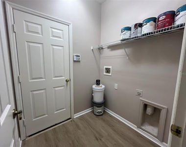 13282 Sw Pembroke Circle N - Photo Thumbnail 12