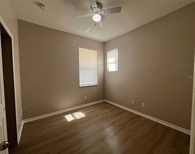 13282 Sw Pembroke Circle N - Photo Thumbnail 11