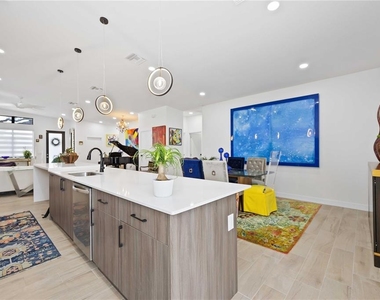 7520 N Coolidge Avenue - Photo Thumbnail 21
