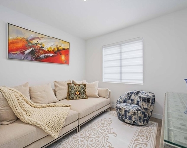 7520 N Coolidge Avenue - Photo Thumbnail 35