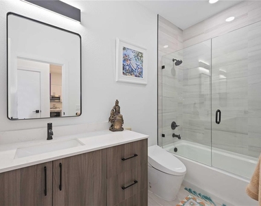 7520 N Coolidge Avenue - Photo Thumbnail 33