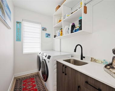 7520 N Coolidge Avenue - Photo Thumbnail 39