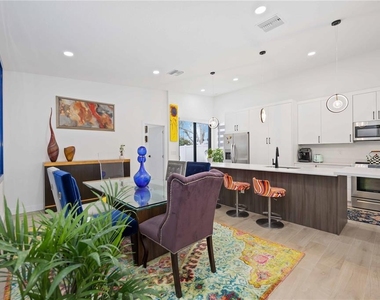 7520 N Coolidge Avenue - Photo Thumbnail 15