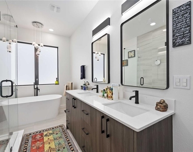 7520 N Coolidge Avenue - Photo Thumbnail 28