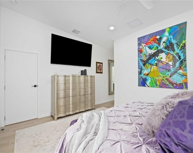 7520 N Coolidge Avenue - Photo Thumbnail 25