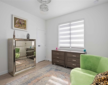 7520 N Coolidge Avenue - Photo Thumbnail 30