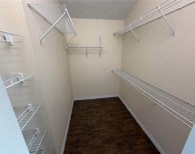 7224 49th Avenue E - Photo Thumbnail 14
