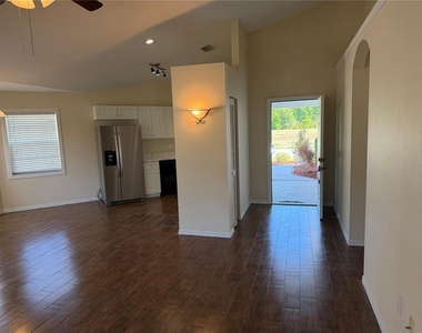 7224 49th Avenue E - Photo Thumbnail 2