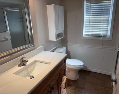 7224 49th Avenue E - Photo Thumbnail 13