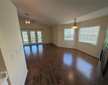 7224 49th Avenue E - Photo Thumbnail 8