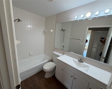 7224 49th Avenue E - Photo Thumbnail 16