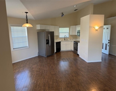 7224 49th Avenue E - Photo Thumbnail 3
