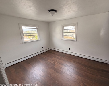 149 Tompkins Street - Photo Thumbnail 5