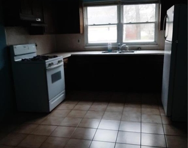 709 Line Street - Photo Thumbnail 1