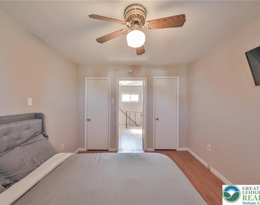 2033 11th Street - Photo Thumbnail 41