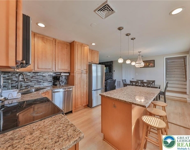 2033 11th Street - Photo Thumbnail 23