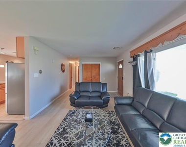 2033 11th Street - Photo Thumbnail 10