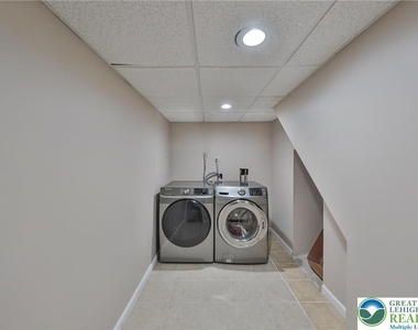 2033 11th Street - Photo Thumbnail 48