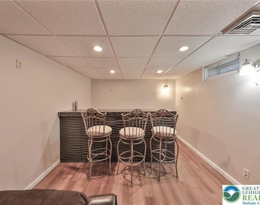 2033 11th Street - Photo Thumbnail 54