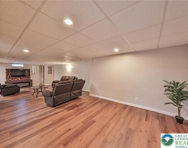 2033 11th Street - Photo Thumbnail 53