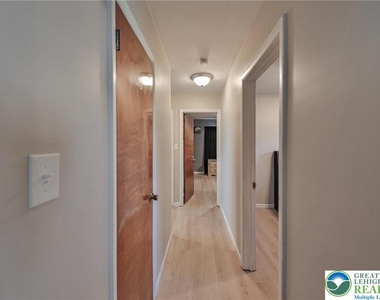 2033 11th Street - Photo Thumbnail 25