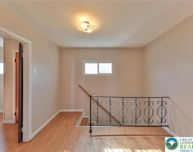 2033 11th Street - Photo Thumbnail 38
