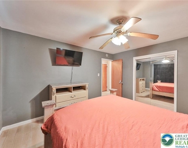2033 11th Street - Photo Thumbnail 31