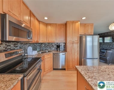 2033 11th Street - Photo Thumbnail 22