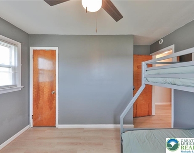 2033 11th Street - Photo Thumbnail 33