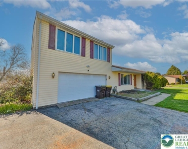 2033 11th Street - Photo Thumbnail 1