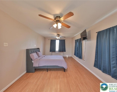 2033 11th Street - Photo Thumbnail 43