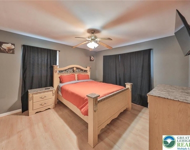 2033 11th Street - Photo Thumbnail 29