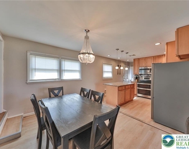 2033 11th Street - Photo Thumbnail 14