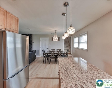 2033 11th Street - Photo Thumbnail 24