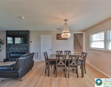 2033 11th Street - Photo Thumbnail 16