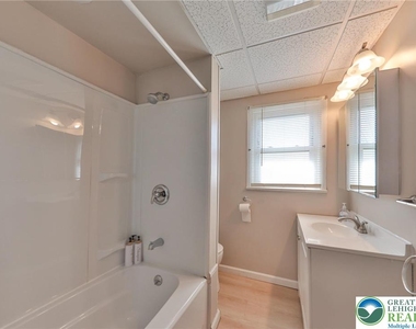 2033 11th Street - Photo Thumbnail 34